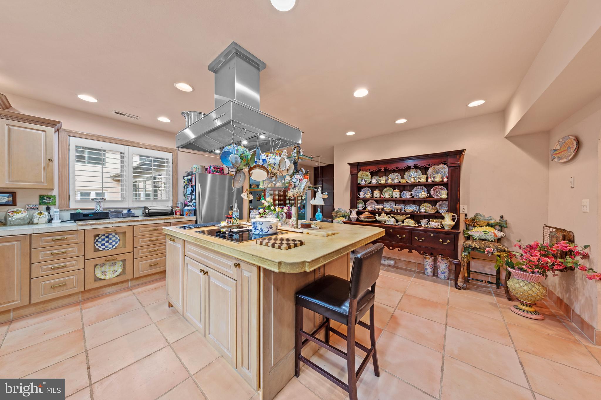28630 EDGEMERE ROAD