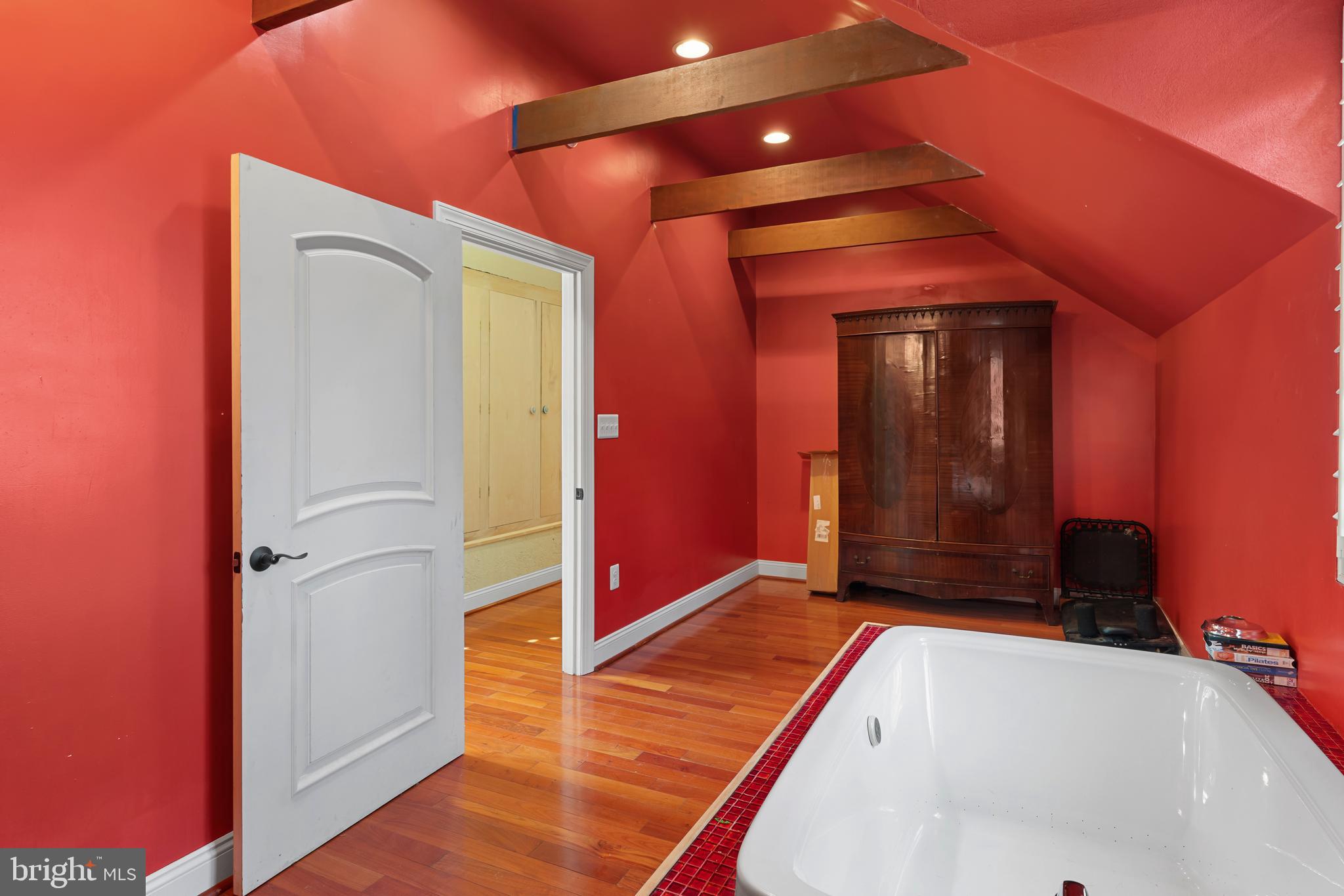 28630 EDGEMERE ROAD