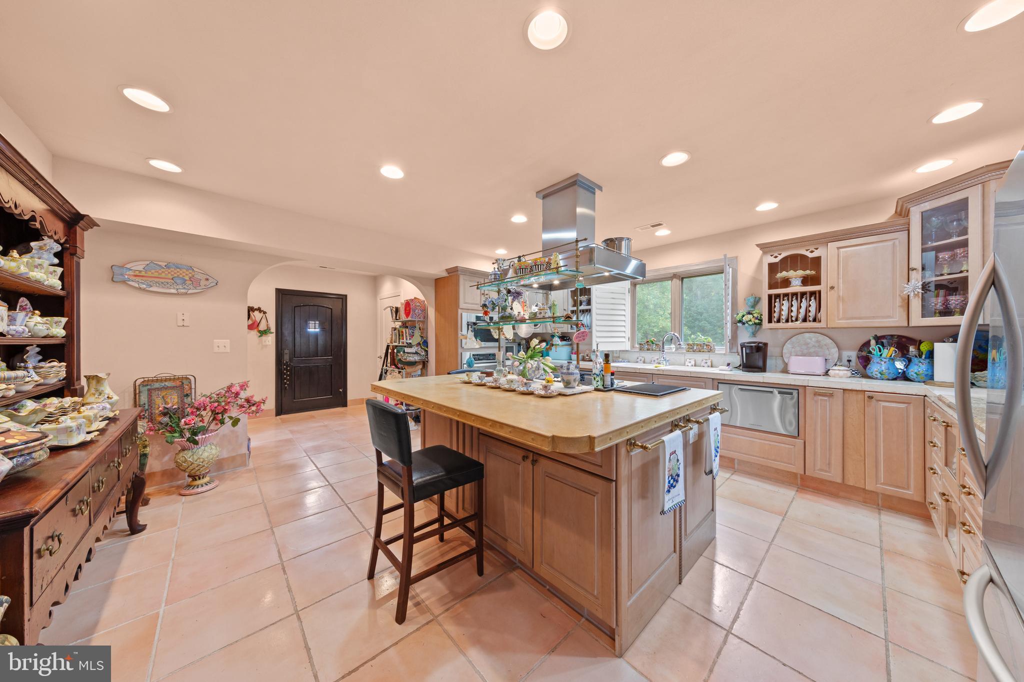 28630 EDGEMERE ROAD