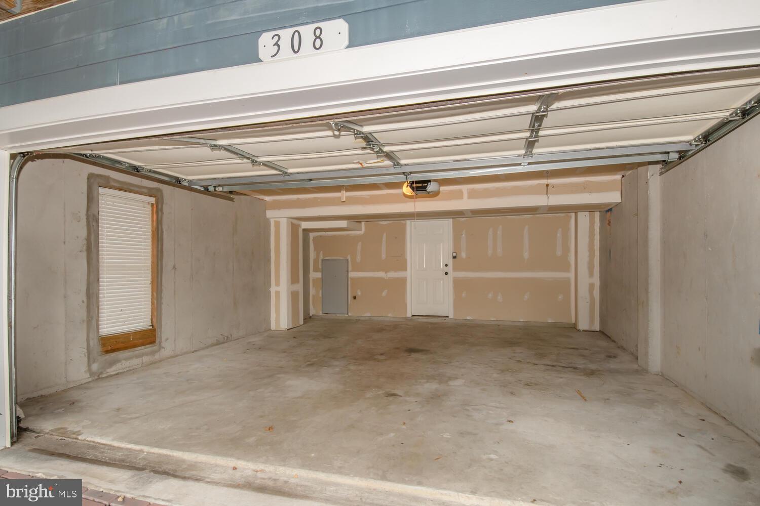 300 DIXON STREET 308