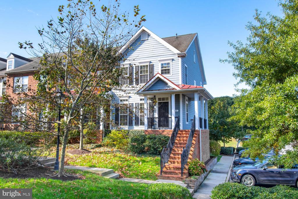 300 DIXON STREET 308