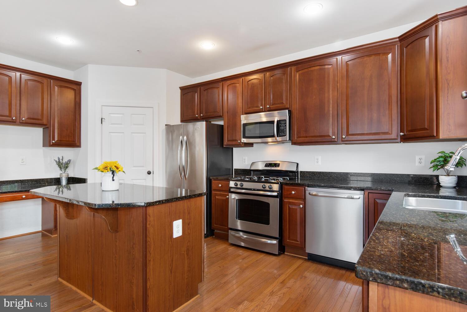 300 DIXON STREET 308