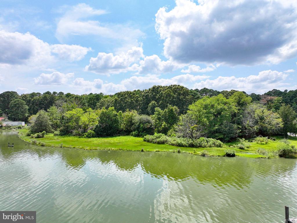 COOPER POINT ROAD
