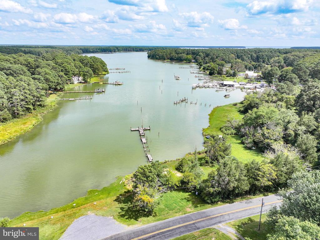 COOPER POINT ROAD