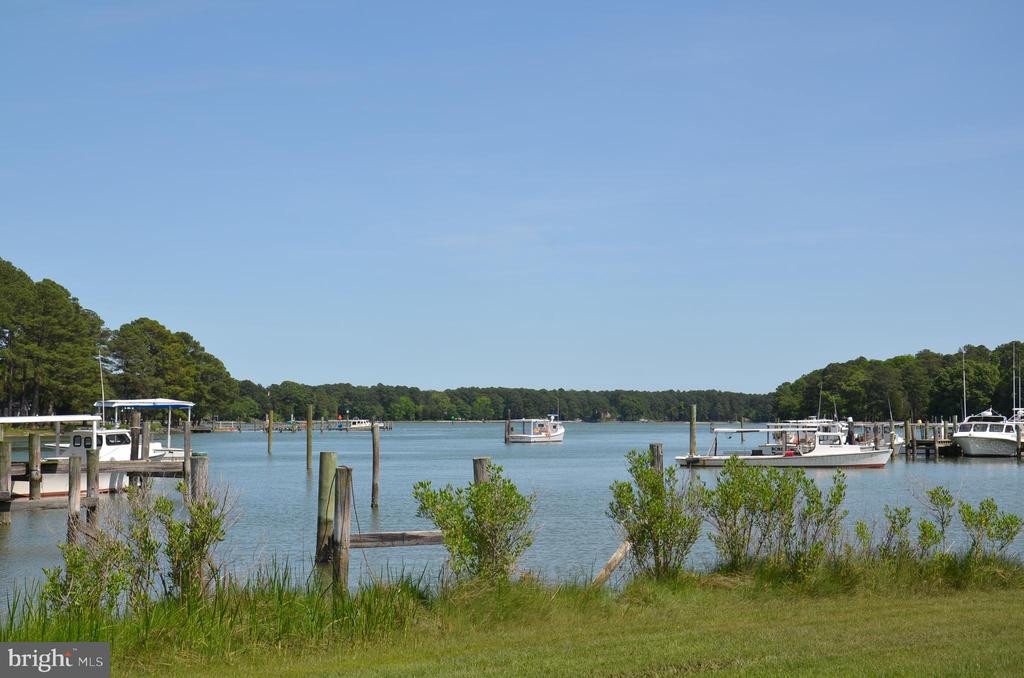 COOPER POINT ROAD