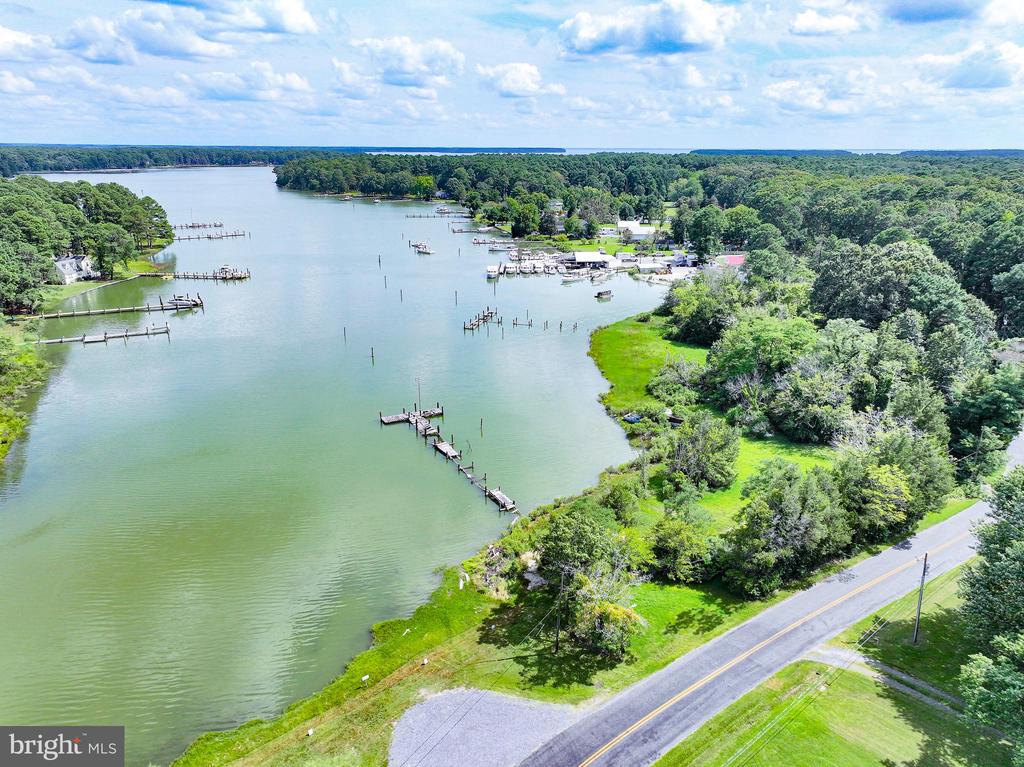 COOPER POINT ROAD