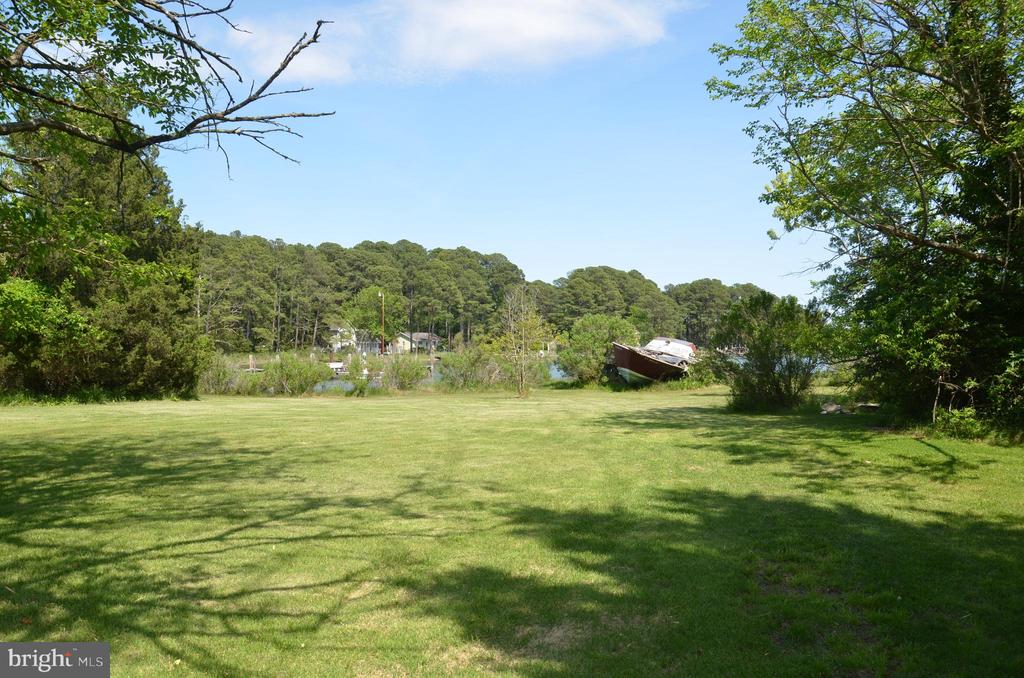 COOPER POINT ROAD