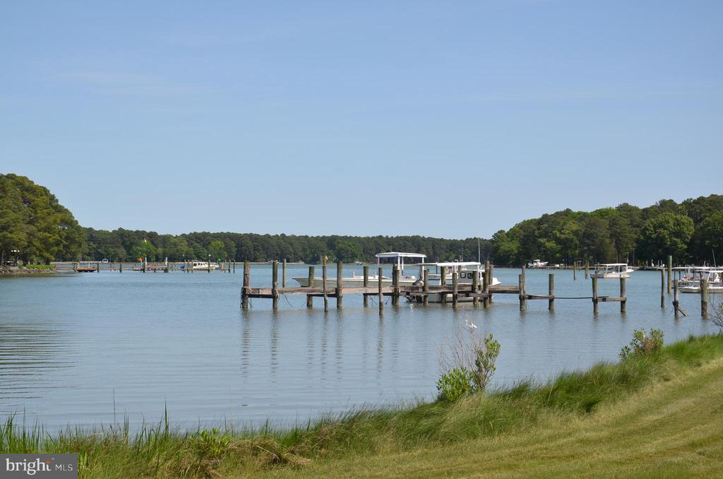COOPER POINT ROAD