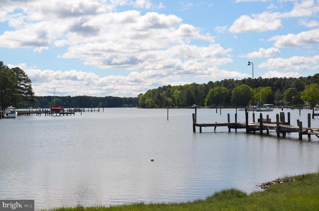 COOPER POINT ROAD