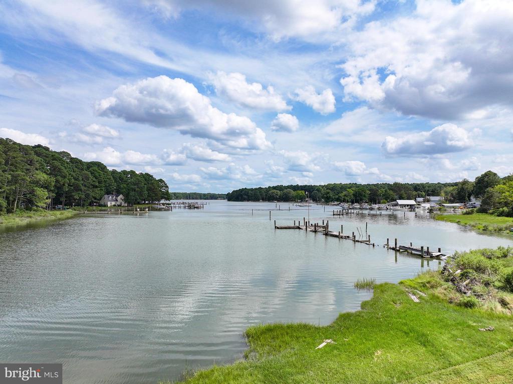 COOPER POINT ROAD