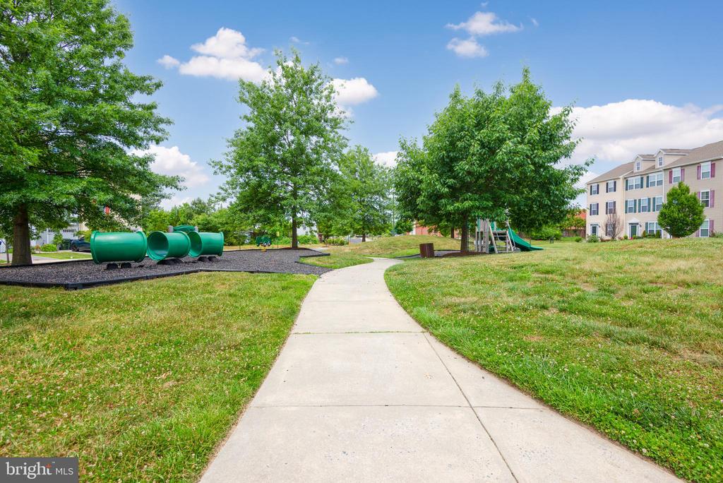 408 CROWBERRY CIRCLE