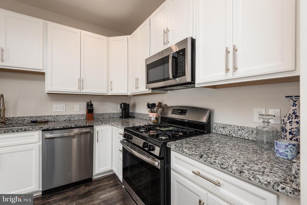 408 CROWBERRY CIRCLE