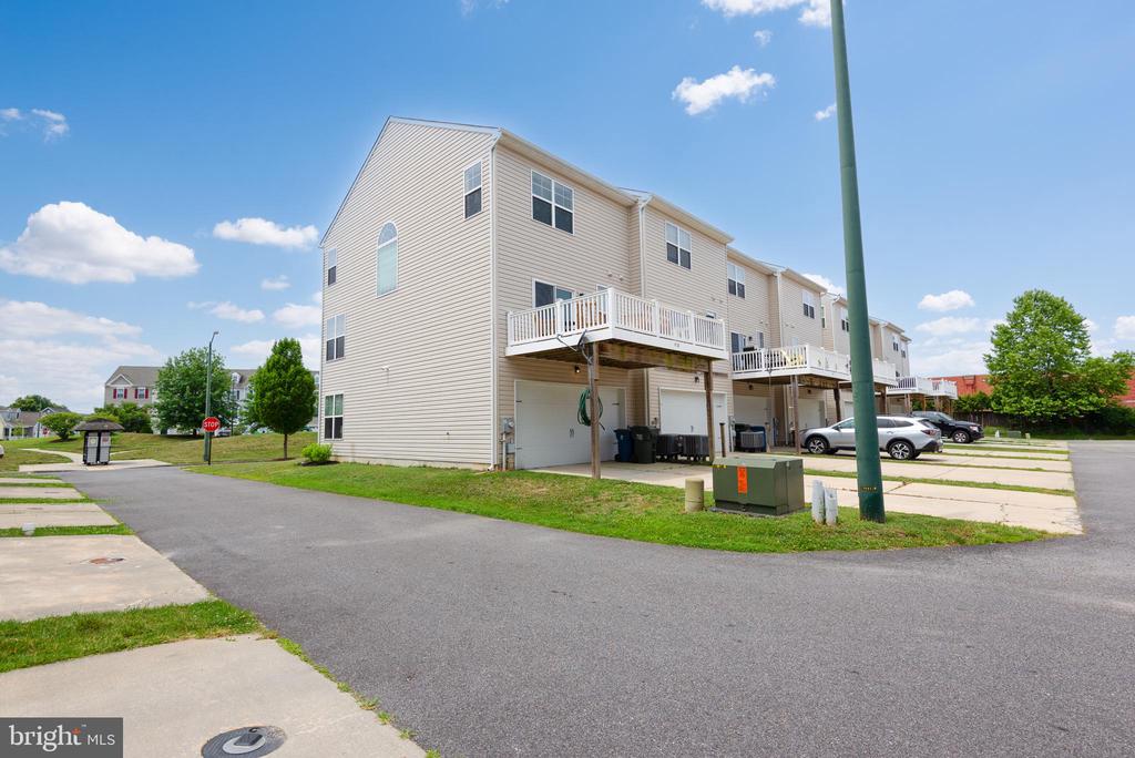 408 CROWBERRY CIRCLE