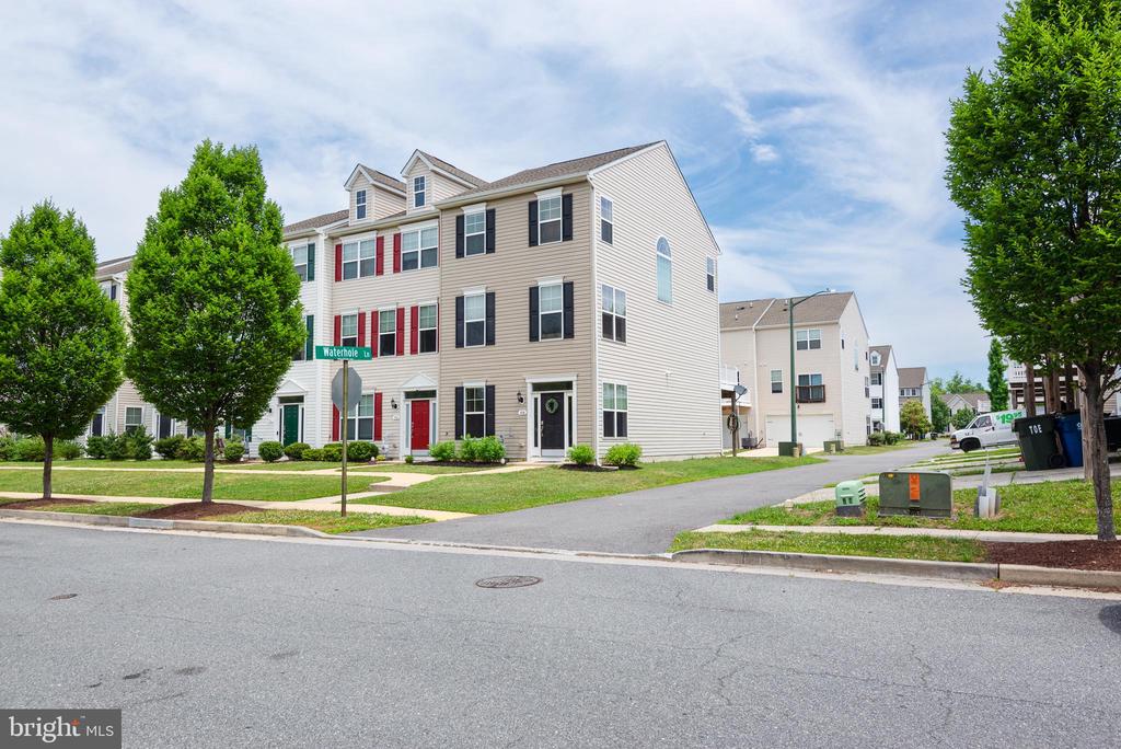 408 CROWBERRY CIRCLE