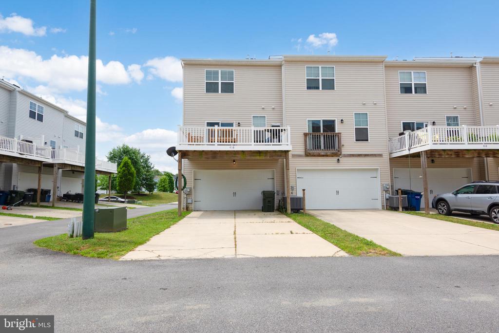 408 CROWBERRY CIRCLE