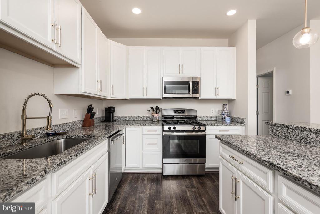 408 CROWBERRY CIRCLE