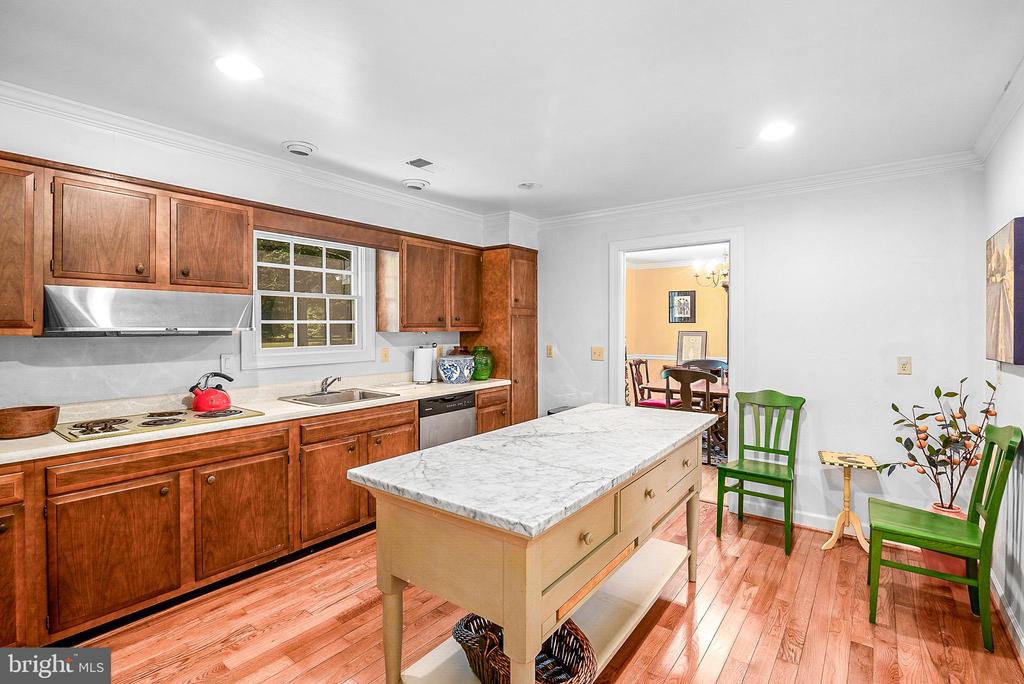 4794 SAILORS LANE