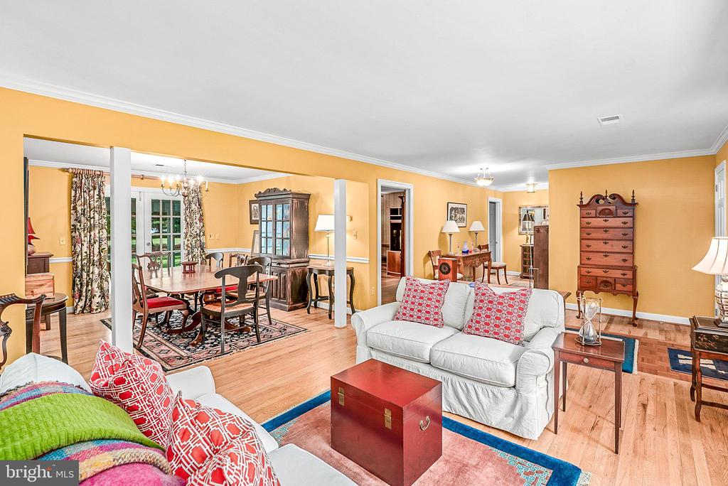 4794 SAILORS LANE