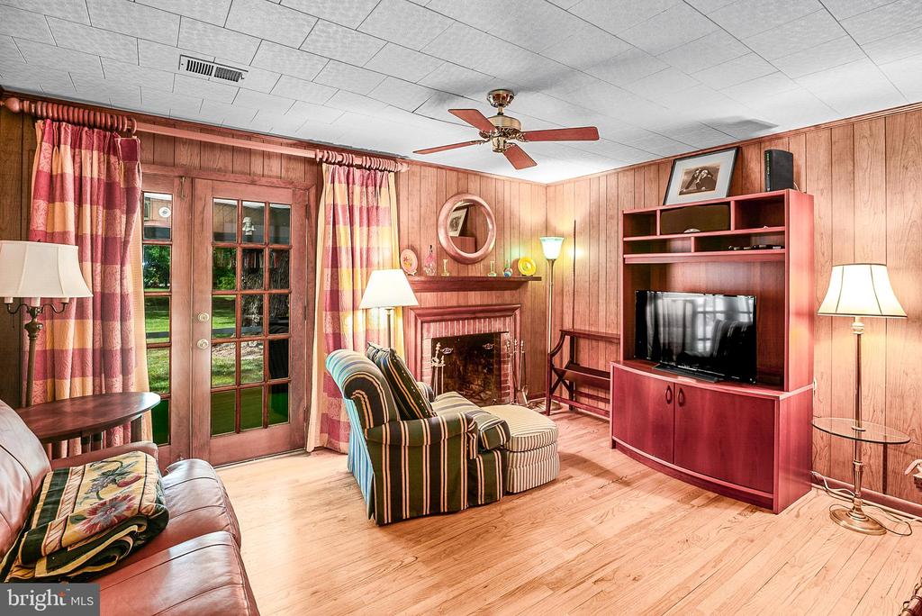 4794 SAILORS LANE