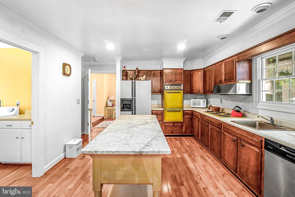 4794 SAILORS LANE