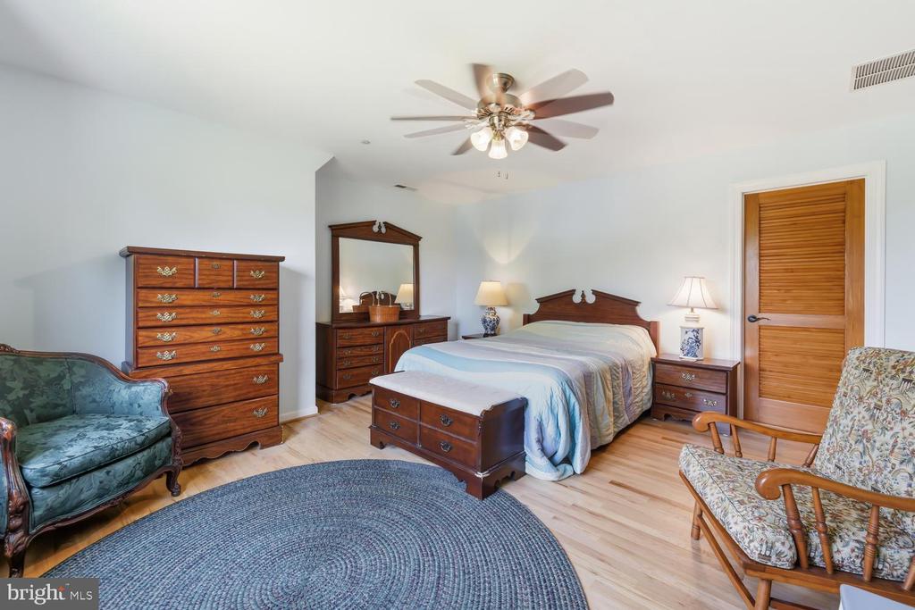 28674 EDGEMERE ROAD