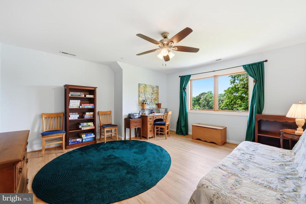 28674 EDGEMERE ROAD