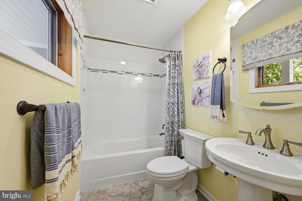 28674 EDGEMERE ROAD