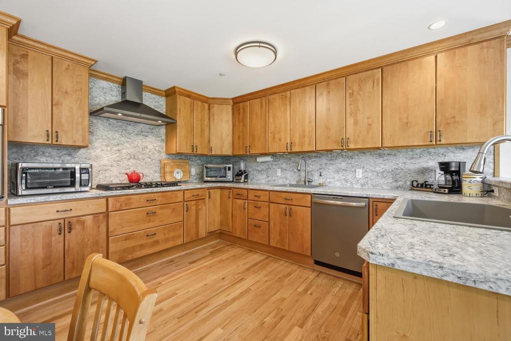 28674 EDGEMERE ROAD