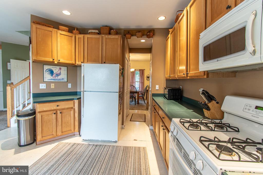 8804 ROUNDHOUSE CIR