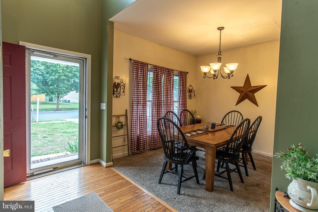 8804 ROUNDHOUSE CIR