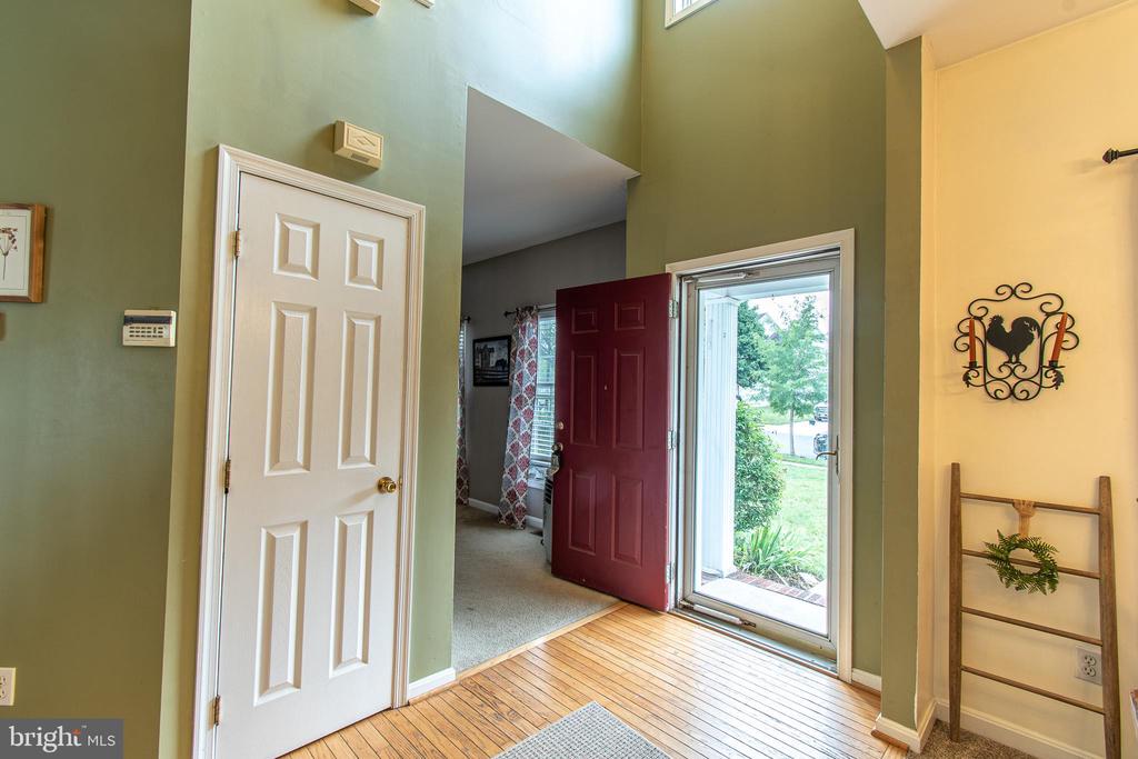 8804 ROUNDHOUSE CIR