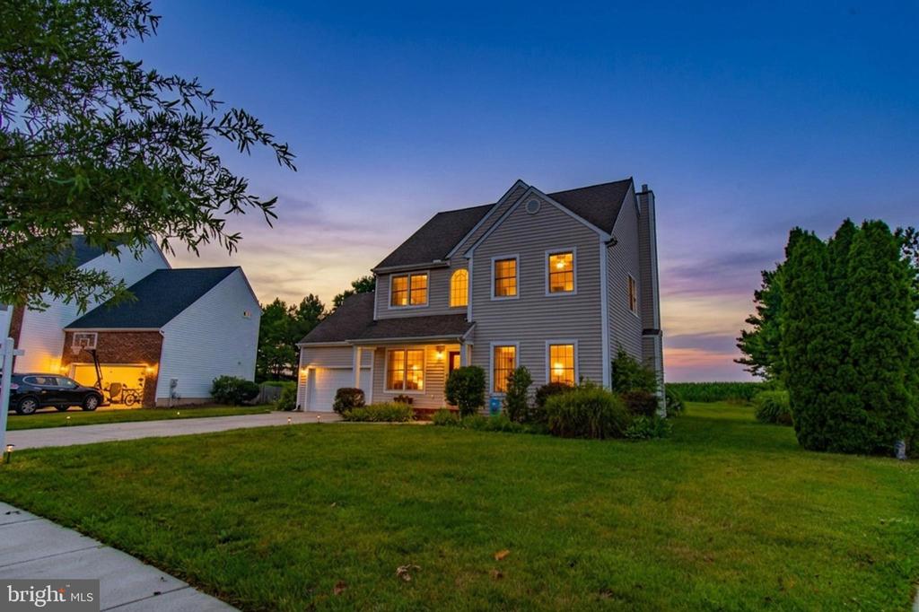 8804 ROUNDHOUSE CIR