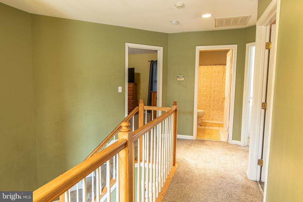 8804 ROUNDHOUSE CIR