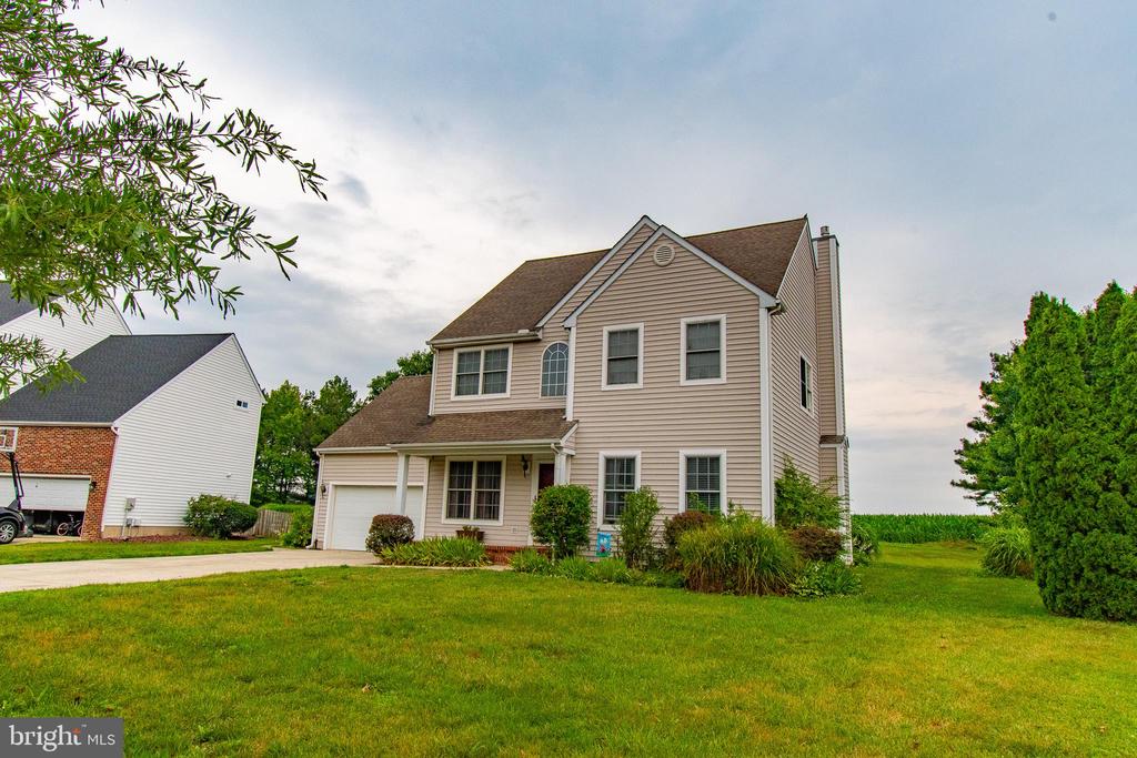 8804 ROUNDHOUSE CIR