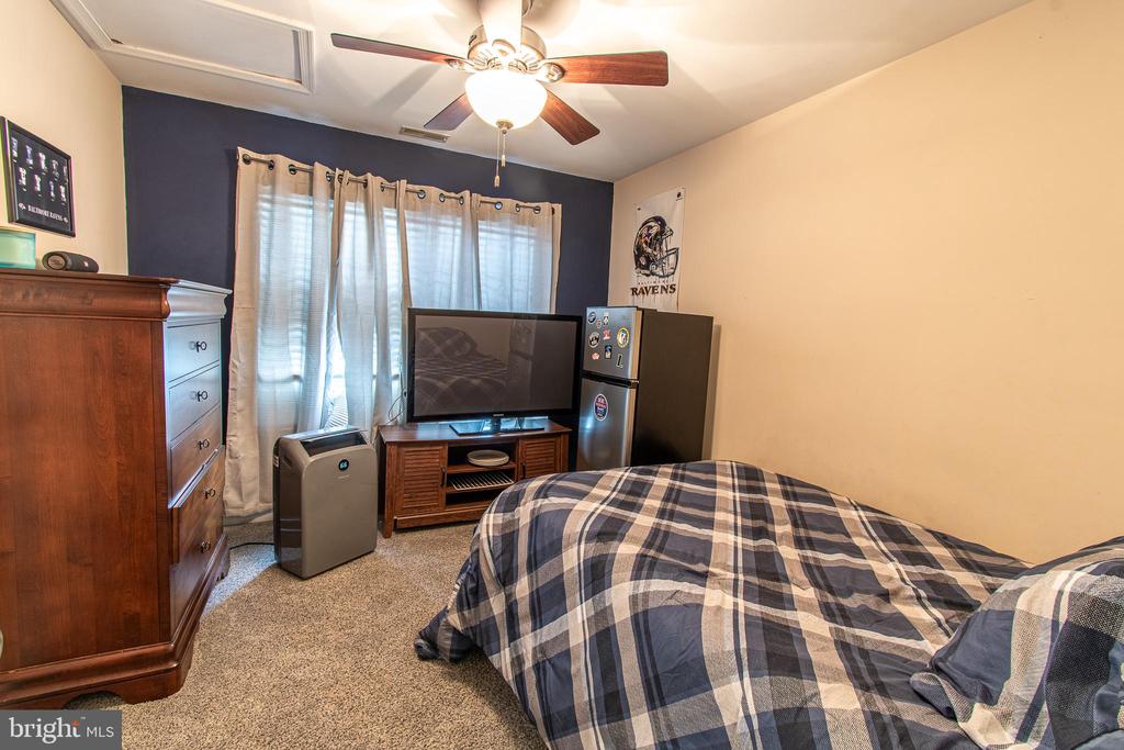 8804 ROUNDHOUSE CIR