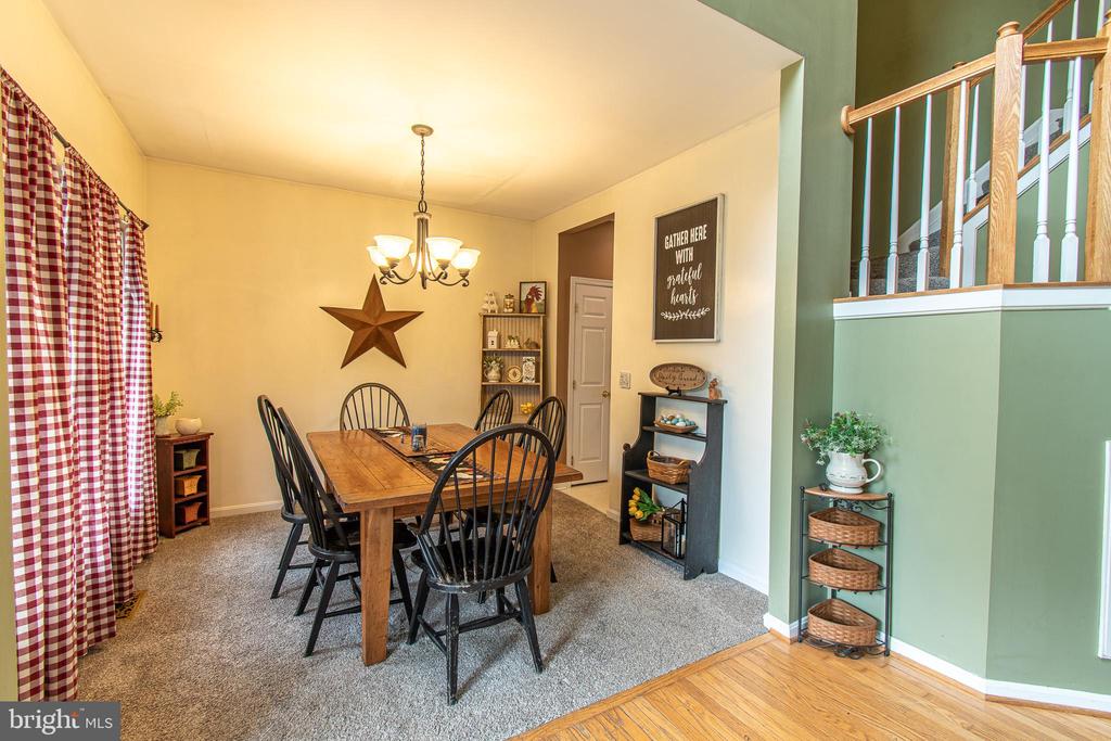 8804 ROUNDHOUSE CIR