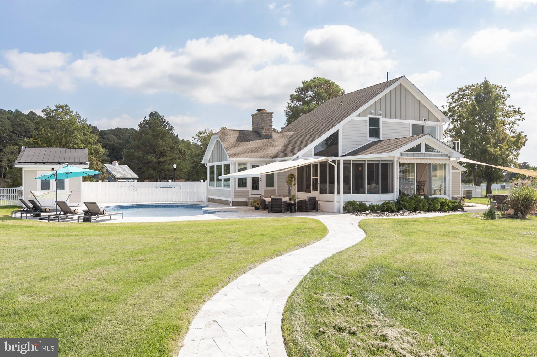 1724 FERRY POINT COURT