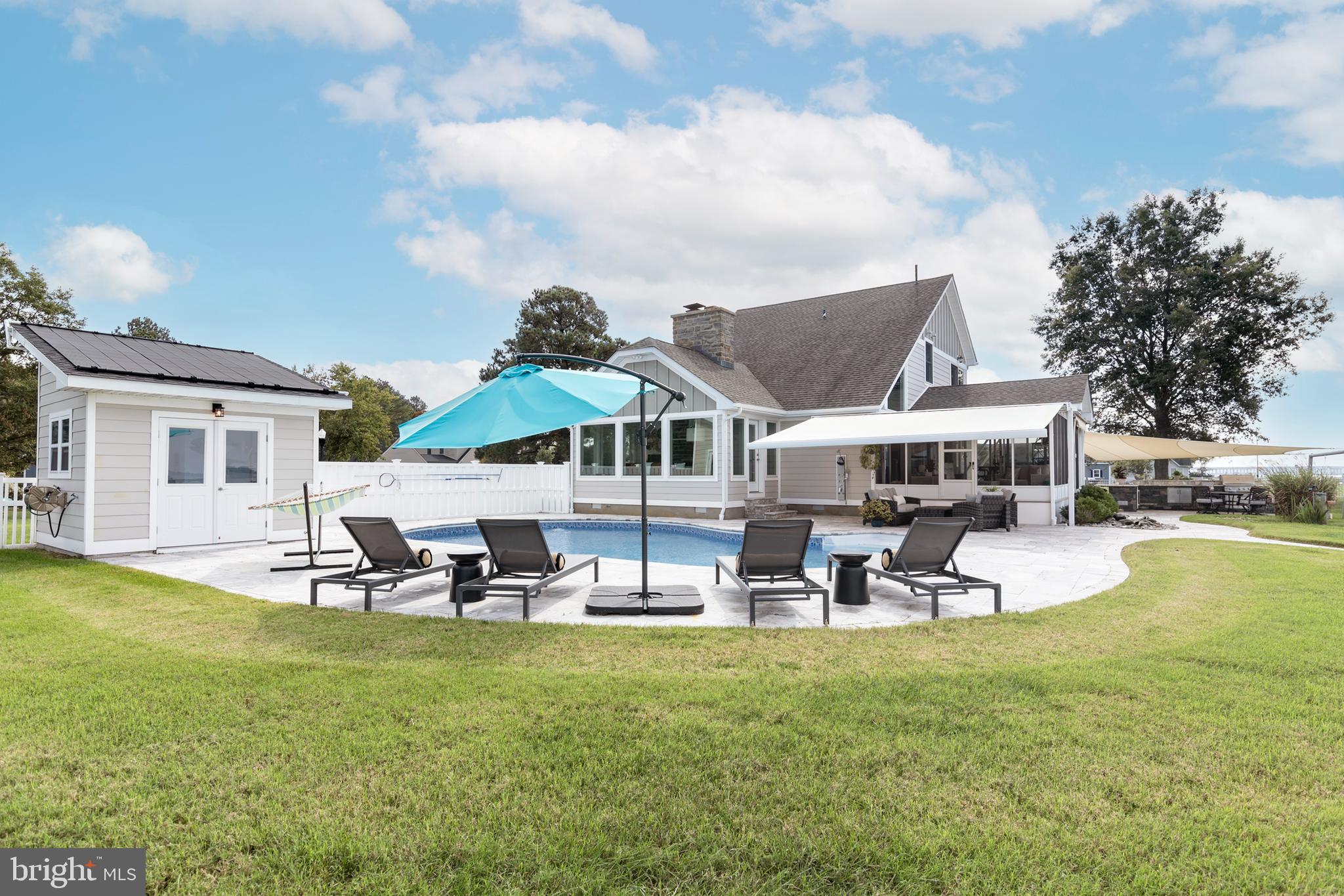 1724 FERRY POINT COURT