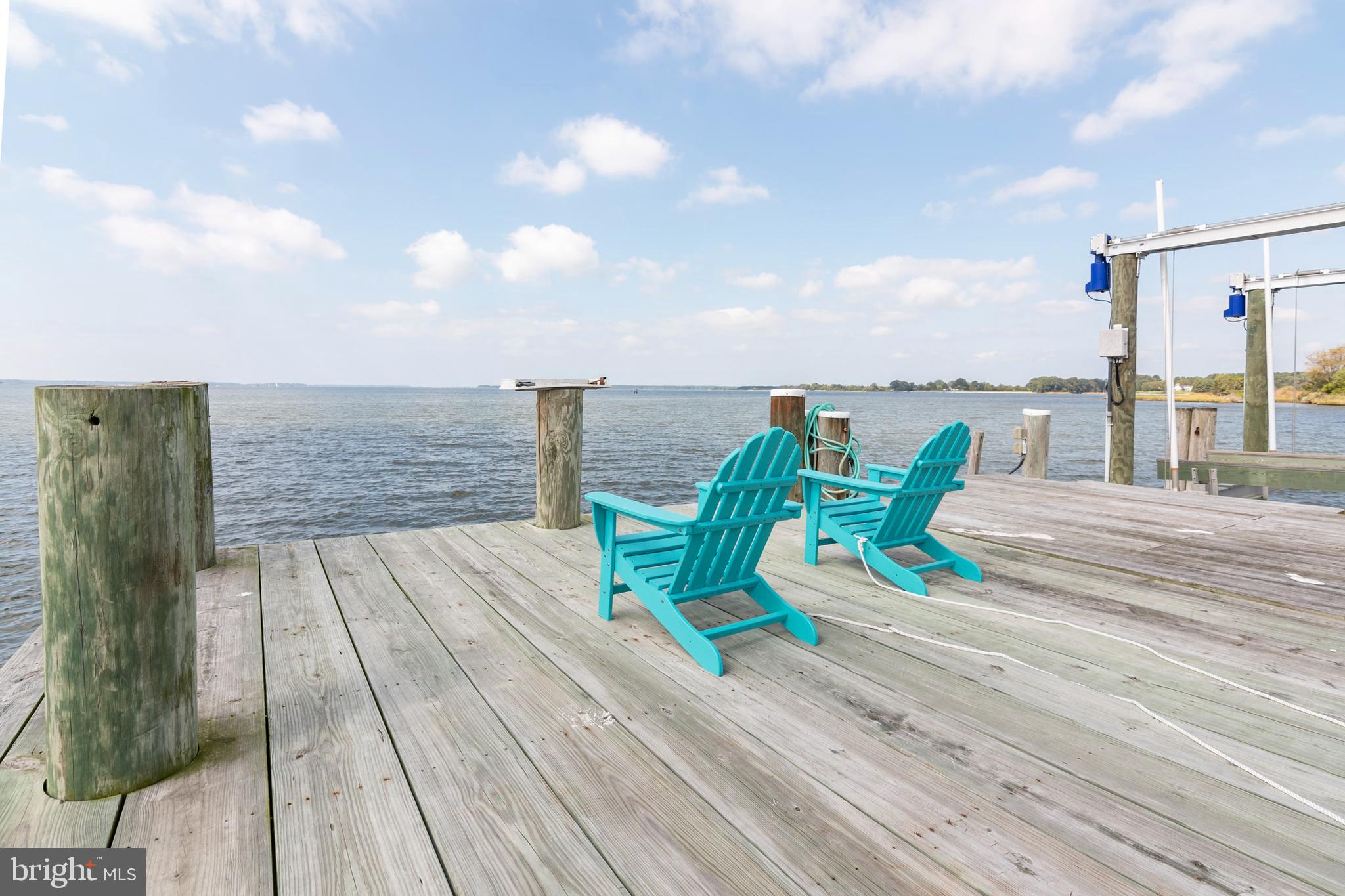 1724 FERRY POINT COURT