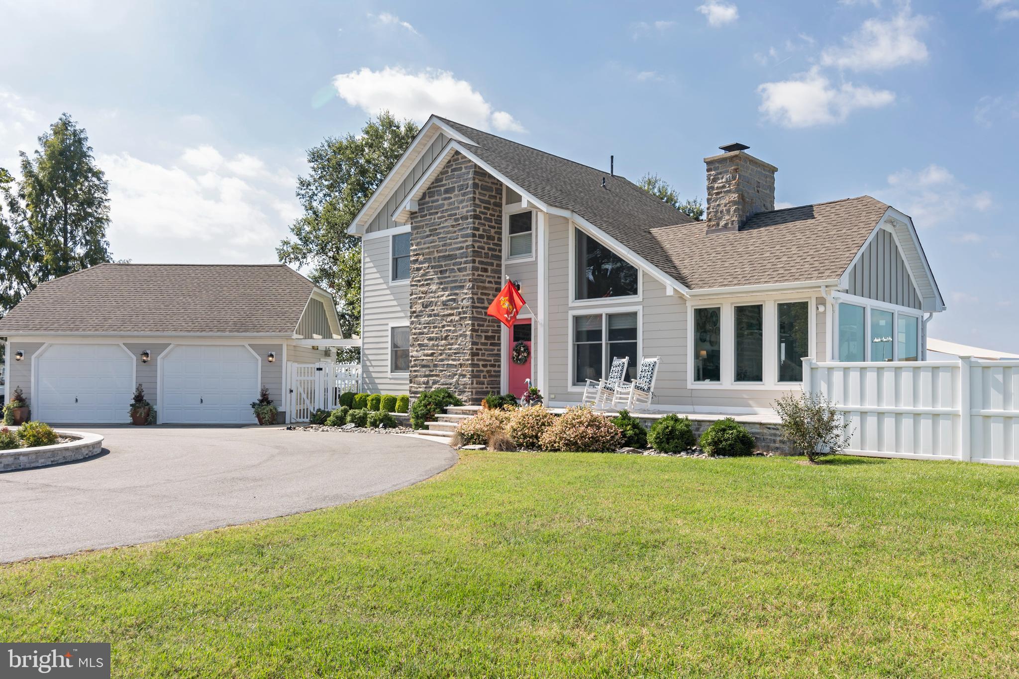 1724 FERRY POINT COURT