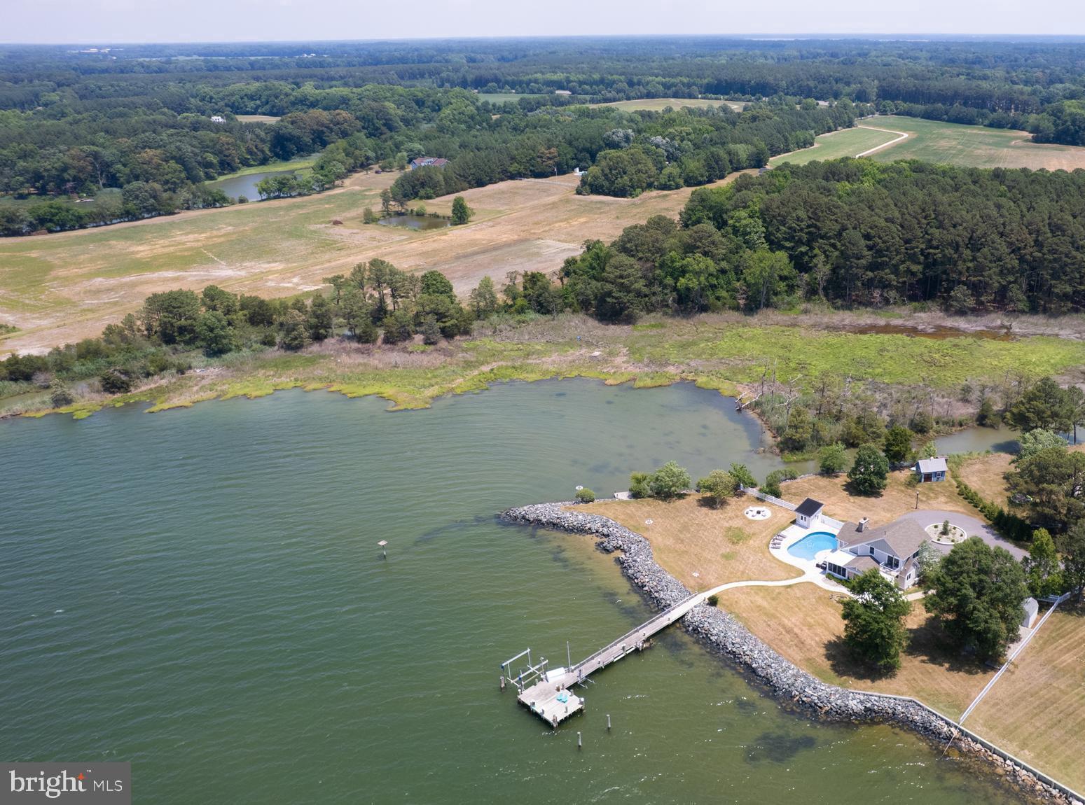 1724 FERRY POINT COURT
