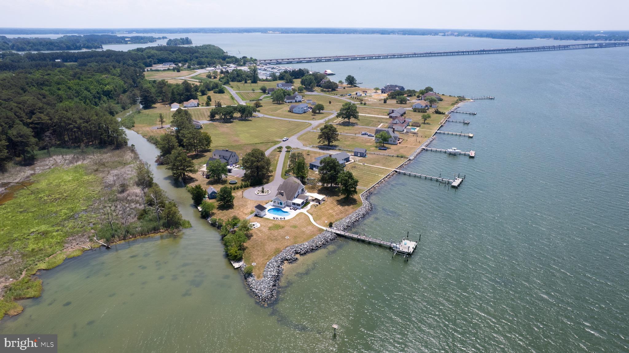 1724 FERRY POINT COURT