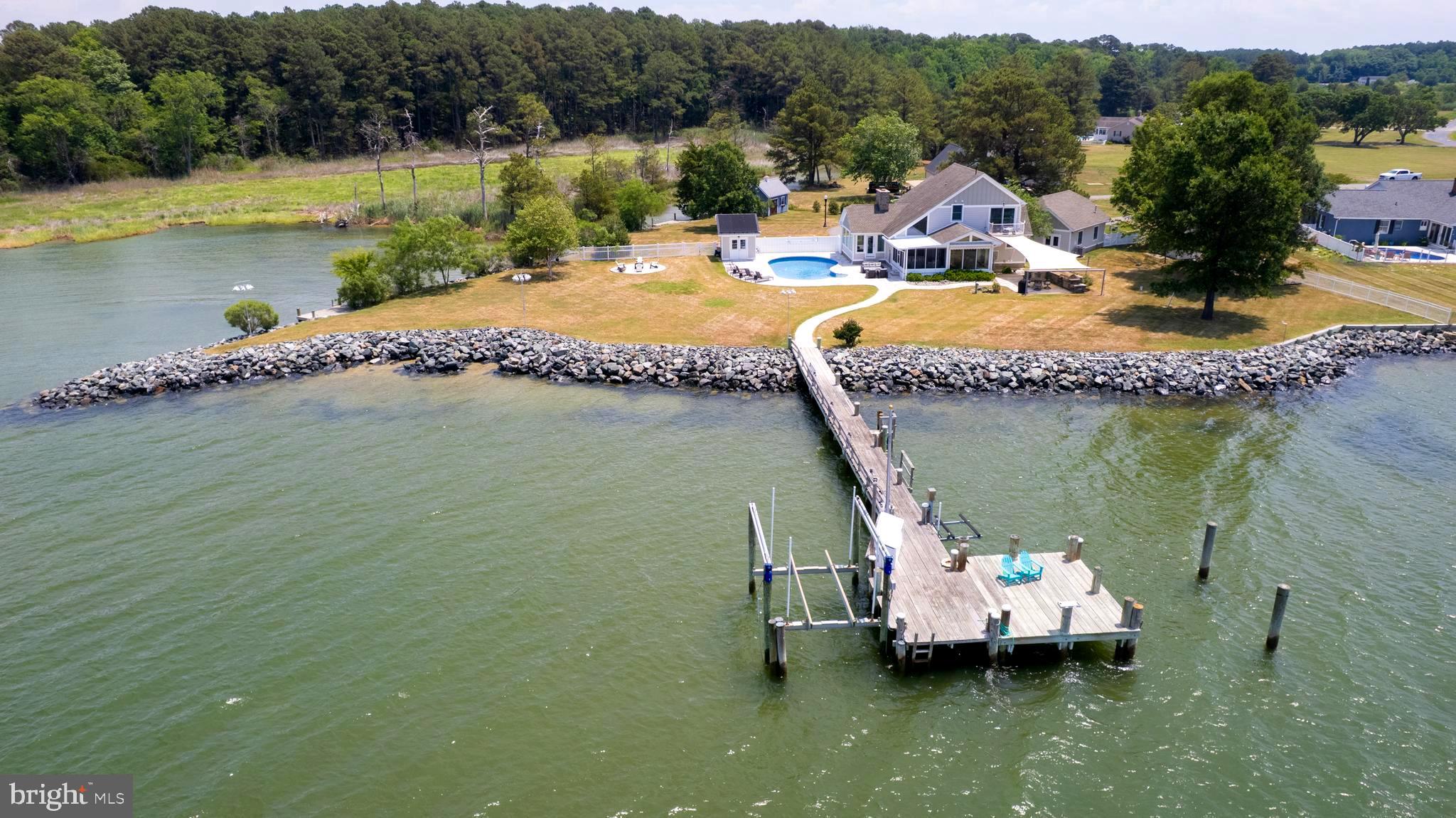 1724 FERRY POINT COURT