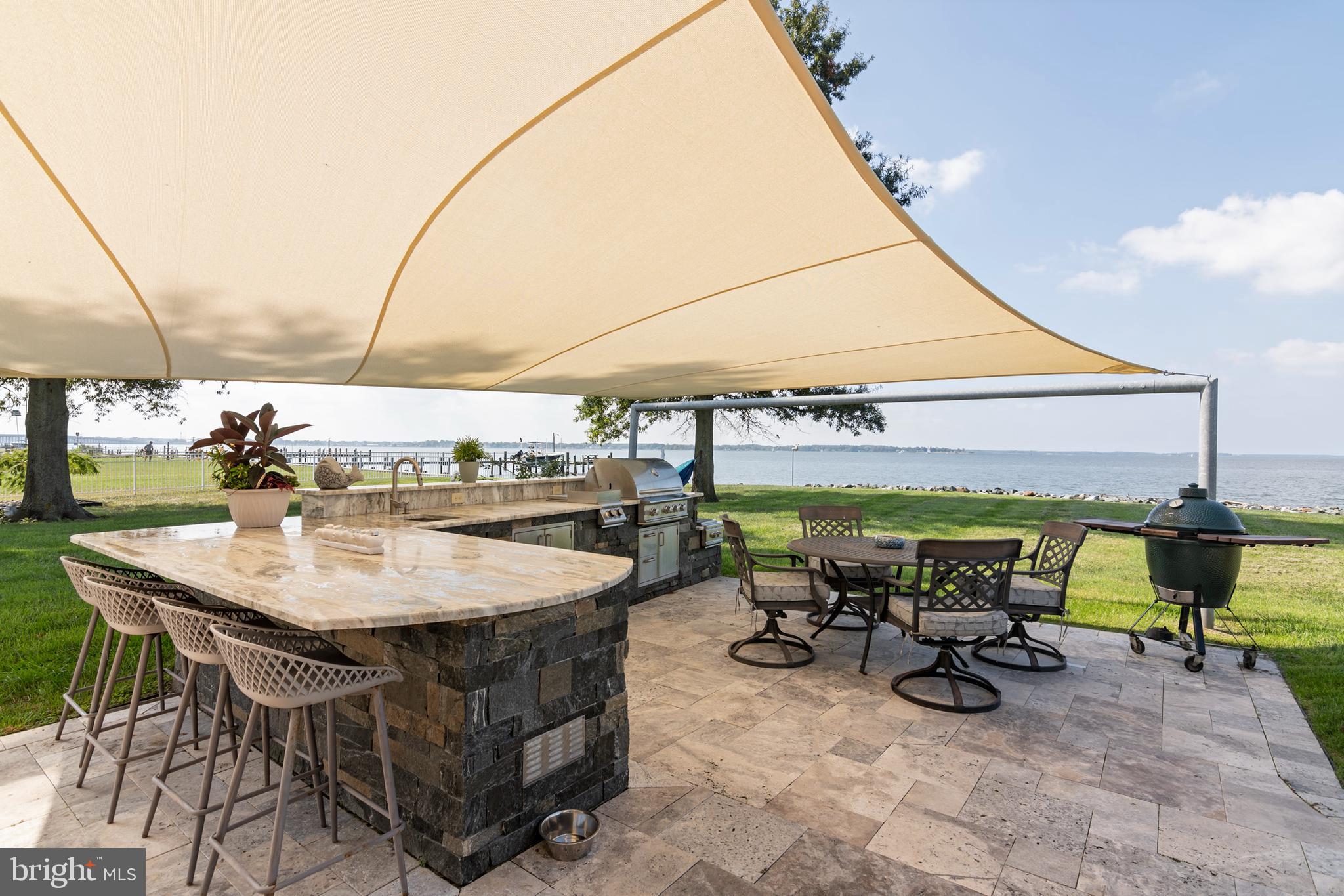 1724 FERRY POINT COURT