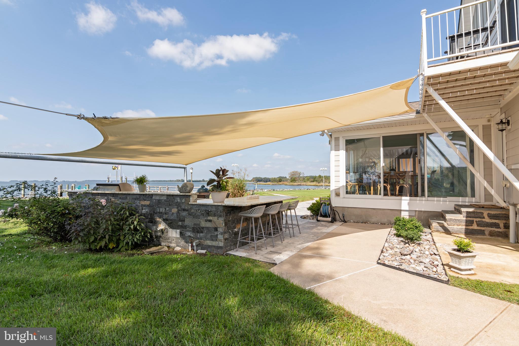 1724 FERRY POINT COURT