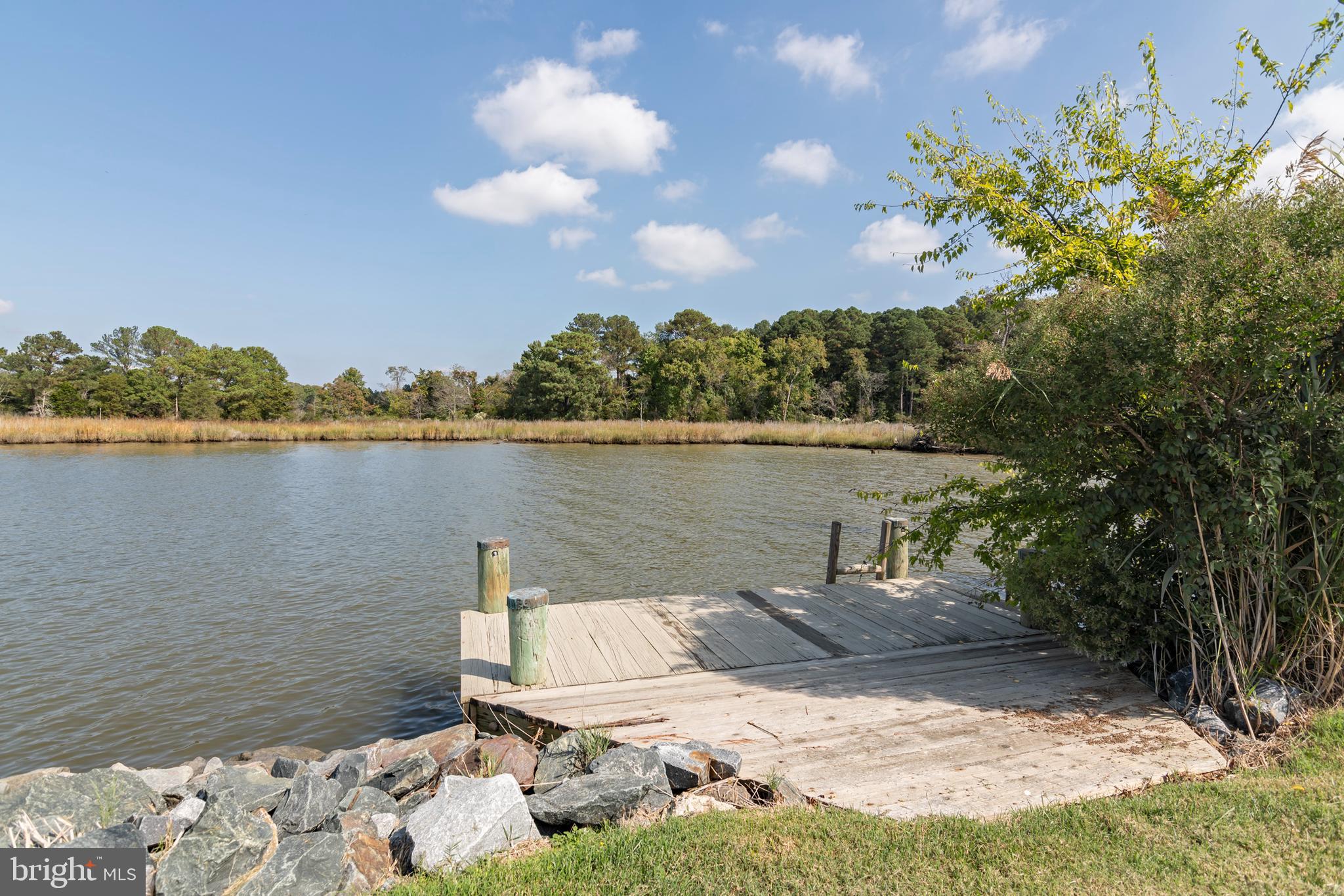 1724 FERRY POINT COURT