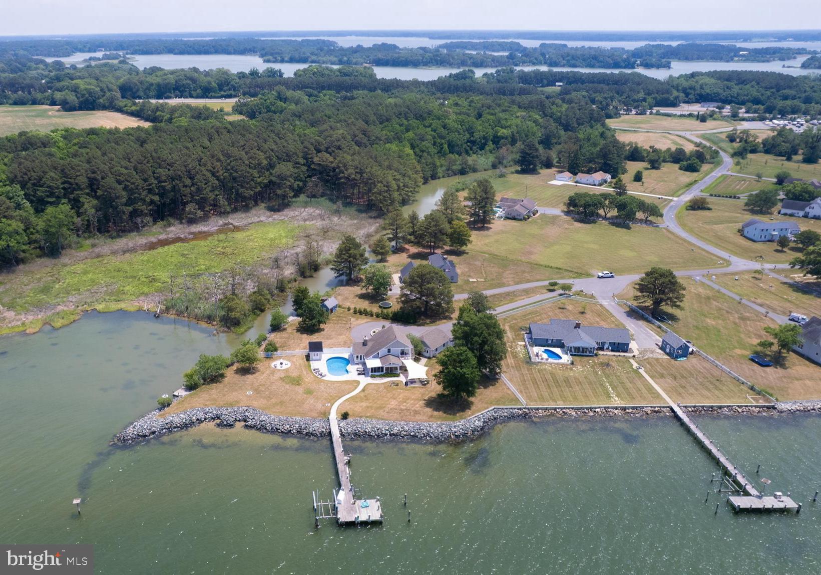 1724 FERRY POINT COURT