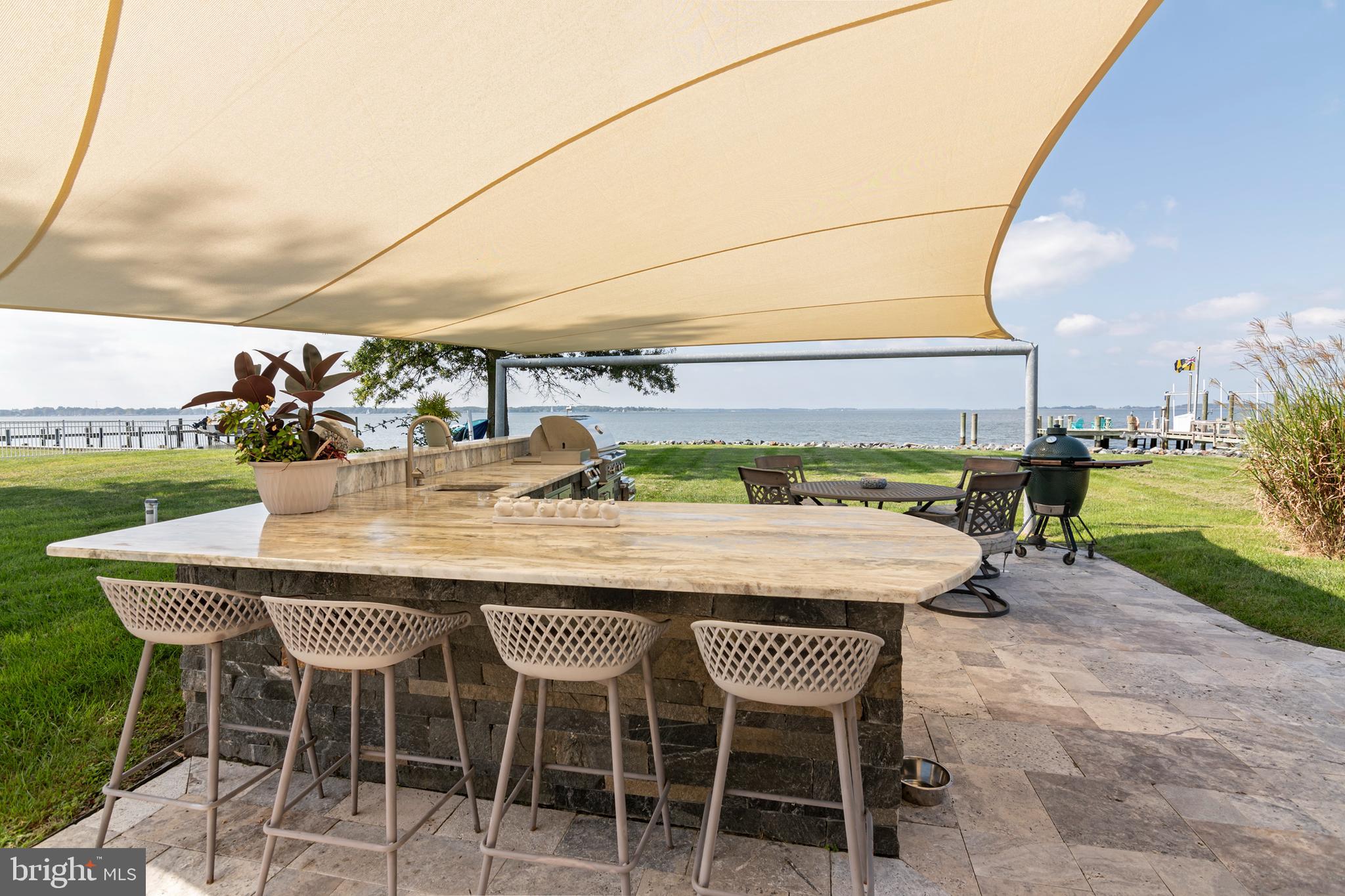 1724 FERRY POINT COURT