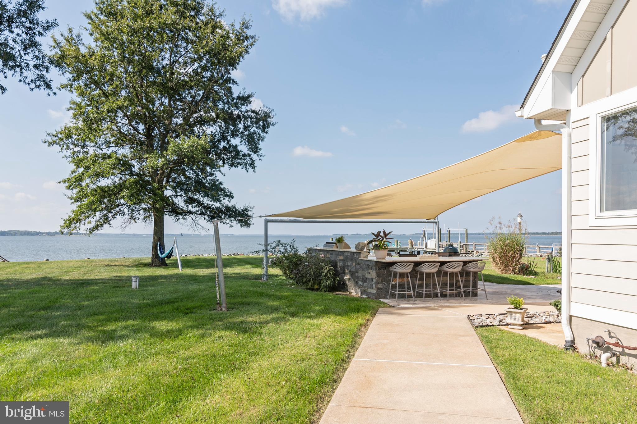 1724 FERRY POINT COURT