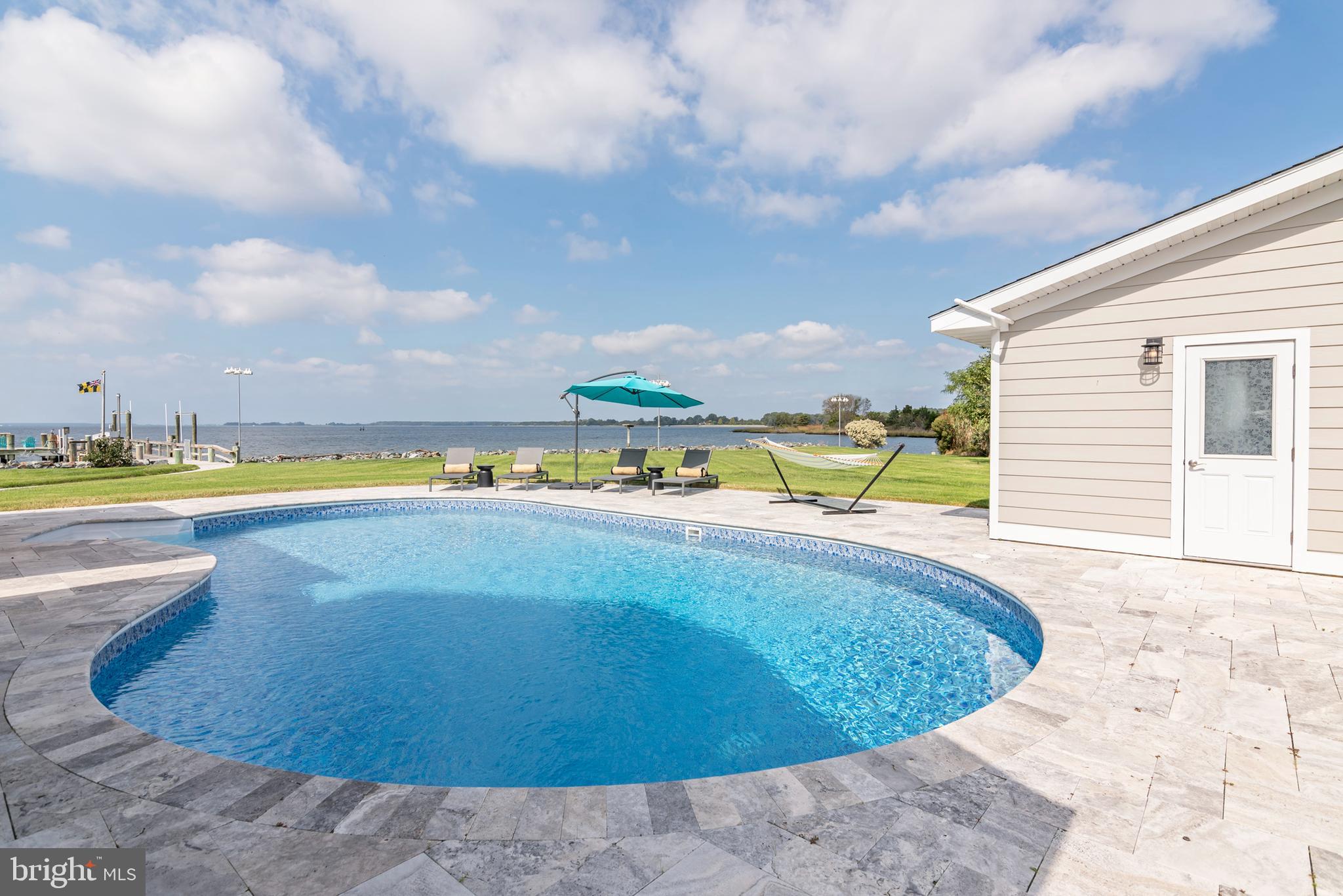 1724 FERRY POINT COURT